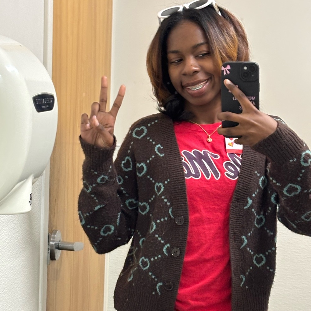 Meet your Posher, Deashia